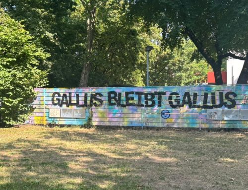 Oben wächst die Stadt, unten weichen die Menschen